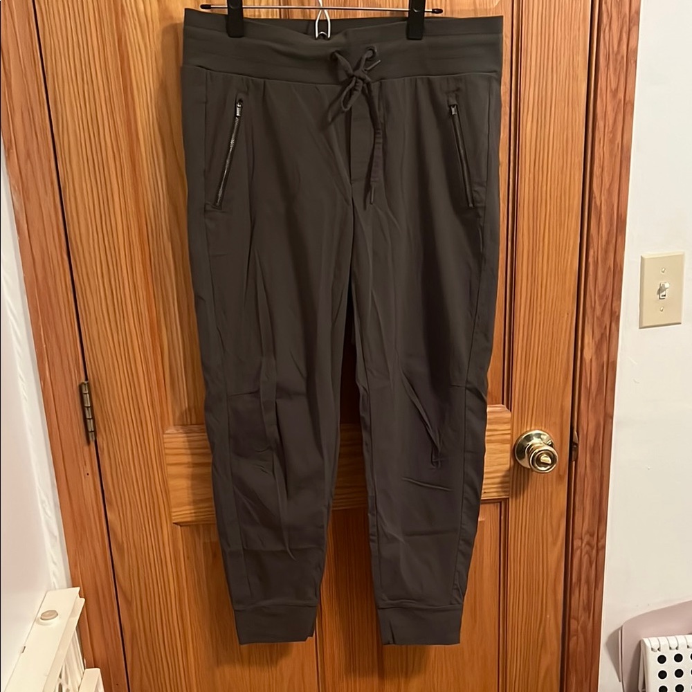 Athleta Trekkie North jogger pants size 12